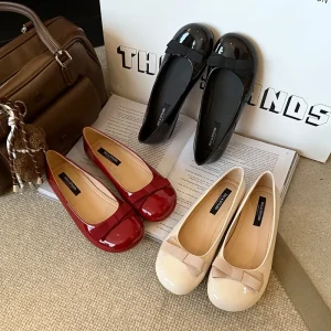 708-1 Women’s High-End Versatile Flat Shoes Plus Sizes Wide Leather PU Loafers Ballet Styles Slip-On for Spring Commuting