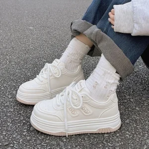 Autumn and Winter Women’s Shoes White Shoes New Anti slip and Wear-resistant Lightweight Thick Sole Increase Casual Sports Shoes