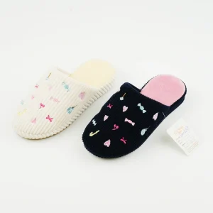 CORIFEI Women’s Warm Fashionable Thick Soled Winter Plush for Non-Slip Soft TPR Outsole Closed Toe Design Anti-Odor Flower