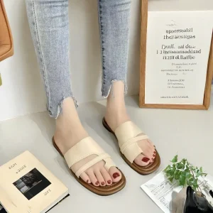 Causal Outdoor Indoor Sandals for Women Comfortable Lady’s Sandals Luxury Women’s PVC Sandal Fashionable Toe Style Sandals