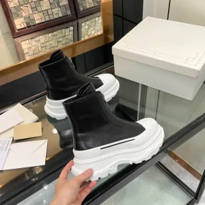 Classic Designer Women’s High Top Zipper Shoes Casual Walking Shoes Thick Soles Height Increasing Fashion Trend Autumn Winter