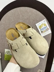 Comfortable Summer Hot Mules for Men and Women Popular Designer Brand Genuine Leather Stock Cork Clogs