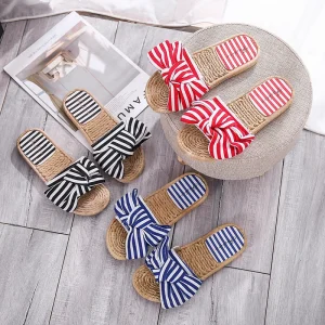 Comfortable Women’s Indoor Outdoor Slippers Single Strap Elegant Bow Flat Heels Checkered Design Anti Slippery Light Weight
