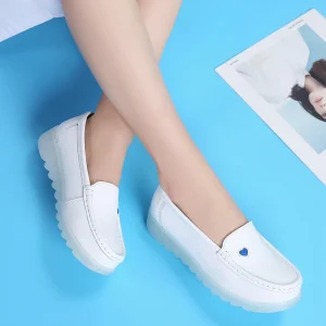 Comfortable and Versatile Nurse Shoes Anti Slip and Odor Resistant Suitable for Long Hours Standing Women’s Flats
