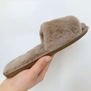 Cozy Warm Winter One Strap Women Faux Fur Slippers Ladies Comfortable Fuzzy Spa House Slippers
