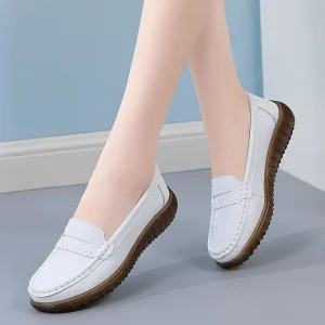 Cross-Border Cowhide Beanie Loafers Women Large Size Non-Slip Nurse Shoes Casual Slip-On Solid PU Lining Rubber Outsole Toe