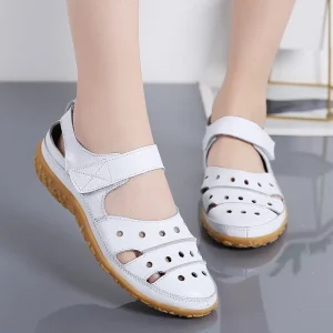 Cross Border Women’s Summer Flats New Large Size 35 46 Loafers with Platform Slip-On Closure Hollow Hole Sandals for Mom