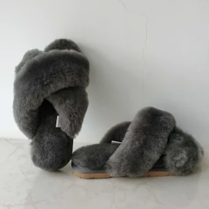 Custom Colorful Winter Warm Breathable Women’s Fluffy Plush Real Sheepskin Fur EVA Outsole Indoor