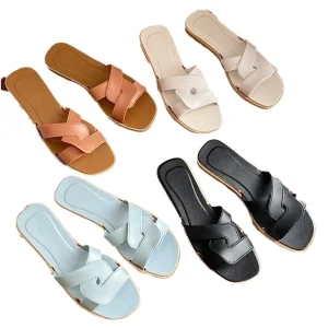 Customized Women’s Summer Flat Beach Slippers Fashion Outer Wear Light Weight Cushioning Solid Color One-Word Slippers