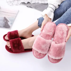 Customized logo anti slip sandals fur shoes women’s flat bottomed women’s winter slippers