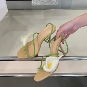 Designer High-End Women’s High Top Three-Dimensional Flower Height Increasing Slip-On High-Heeled Sandals for Summer