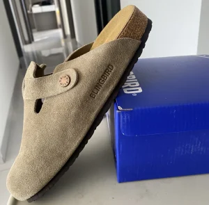 Designer Style Suede Leather Closed Toe Clogs Custom LOGO EVERGREEN Anti Slippery Cork Sole Lightweight Mules