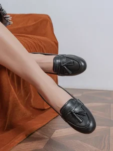 Elegant Black PU Leather Tassel Loafers Soft Comfortable Flat Shoes for Ladies Office & Daily Use