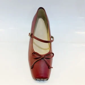 Elegant Women’s Flat Shoes Anti-Slippery Fashion Leather Upper Soft Sole Mary Jane Ballet Buckle Straps for Autumn Casual Wear
