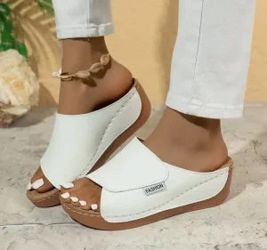 European and American Large-sized One-piece Sandals with Wedge Heels Cool Women’s Slippers Beach Open-toe Africa