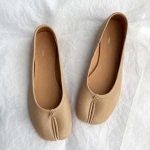 Factory Direct Supply of Fashionable Split Toe Shoes Women’s Ballet Flat Shoes Shallow Mouth Design Soft Soled Flat Shoes