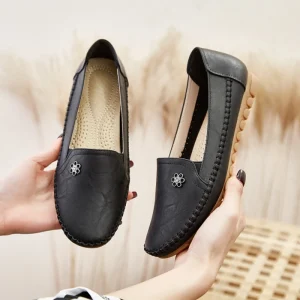 Fashion New Arrivals Women’s Flat Shoes Black Loafers Shoes for Ladies Comfort Outsole Slip-On Casual Shoes