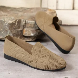 Flat Women’s Casual Shoes Spring and Summer New Woven Breathable Slip on Casual Large Size Women’s Shoes Chinese Sandal