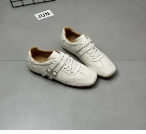 GON22 Japanese Women’s Flat Ballet Style Mary Jane Shoes Comfortable Casual Sports Design with Hard-Wearing Cushioning