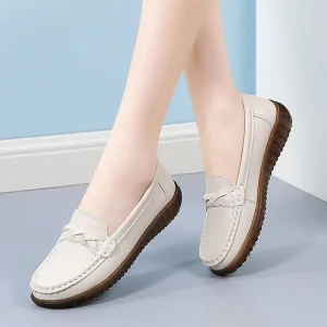 Genuine Leather Flat Shoes for Women Comfortable Office Style Soft Non-Slip Sole Slip-On for Autumn Work for Middle-Aged Elderly