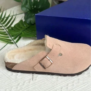 High Quality Unisex Customizable Anti-Slip Slip on Clogs Mule Shoes with Insole for Women’s Square Toe All Seasons