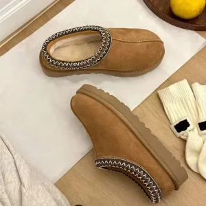 High Quality Women’s Snow Boots Winter Warm Cover Wear Slippers Classic Boots Style Suitable for Outdoor Wear