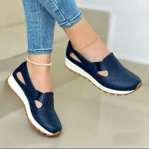 Large Casual Shoes for Women Breathable Solid Color Comfortable Slip on Round Toe Platform Soft Sole Simple Leisure Travel Shoes