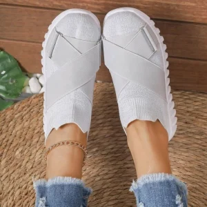 Large Casual Shoes for Women Round Toe Breathable Flat Sole Wear Resistant and Comfortable Outdoor Running Shoes for Women