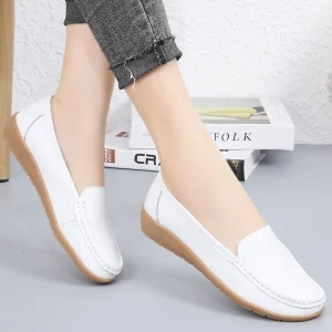 Large Size Women’s All Season Flat Genuine Leather Loafers Middle Aged Elderly Soft Soled Mother’s Shoes White Nurse Shoes