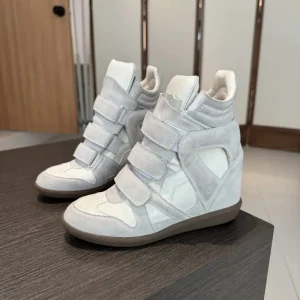 Leather Inner Heightening Magic Stick Boxing Boots Women’s Winter Short Boots Sport Style Casual Boots