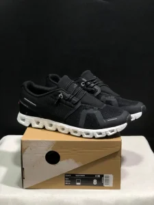 Men’s and Women’s Lightweight Running Shoes Breathable and Comfortable Sports Shoes Cloud Casual Shoes High Quality