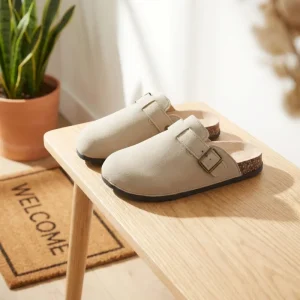 New Arrival Women’s Toe Covering Half Platform Comfortable Breathable Slip on Casual Retro Sandals for Autumn