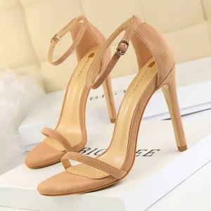 New Model Sexy Women s Sandals with Low Heels Velvet Finish Open Toe Strappy Design Runway Show High Heels