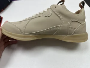 New Strawburrery Breathable Classic Casual Shoes Simplicity Design Soft and Flexible Lace up Closure Man Shoes
