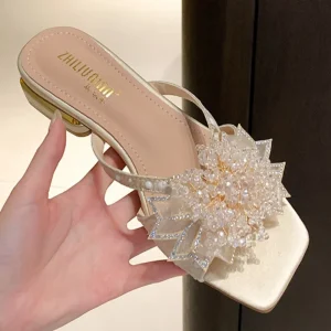 New Style Design Summer Open Toe Metal Chain Flat Base Women’s Slippers Transparent Beach Platform Sandals for Women and Ladies