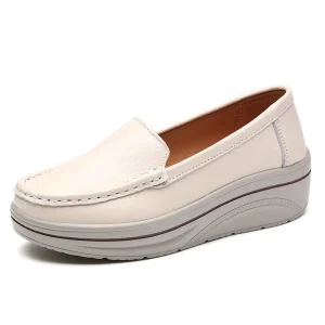 New Style Women’s Loafers Soft Soles Versatile Comfortable Flat Shallow Slip-On Shoes Large Sizes for Mothers for Autumn