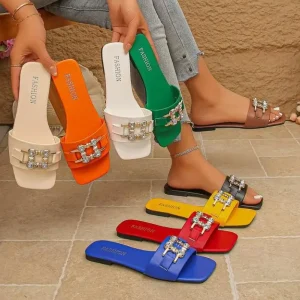 New Women’s Sandals Fashion Flat Sole Slip-On Casual Women with Soft Sole Round Toe Beach Slippers