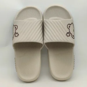 Non-Slip Bear Women Indoor PVC Slippers Soft Lightweight 0.5kg Cozy with Opp Bag