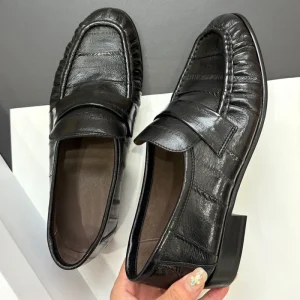 OEM ODM Custom Exclusive Ro Style Eel Skin Loafers Wrinkled Casual Solid Old Money New Rich Style Women’s Leather Shoes Loafer