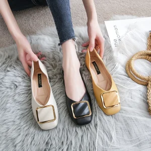Sh11263a Women Flats Shoes New Design Fashion Square Toe Buckle Flat Ballet Shoes Ladies Slip on Loafers
