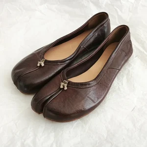 Source Factory Women’s Washed Horseskin Split Toe Flat Shoes With Soft Sole and Comfortable Shallow Mouth Single Shoe Design