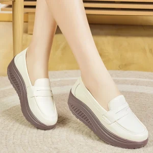 Spring New Anti Slippery Lightweight Loafers Soft Rubber Soles Comfortable Women’s Shoes Buckle Closure Leather Single Shoe