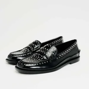 Spring New Women’s Shoes Black Rivets Decorated Shallow Round Toe Boat Shoes Loafers Ladies Shoes