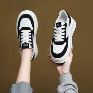 Spring Women’s Casual Shoes Height Increasing Thick Soled Sneakers Wear Resistant Board Shoes