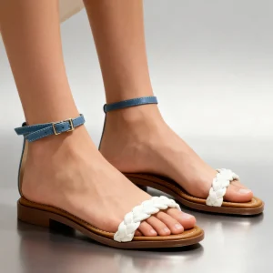 Summer Anti-Slippery Lighted Factory Direct Sale Comfortable Ladies Leather Flats Sandals