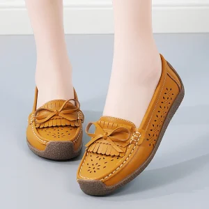 Summer Casual Women’s Flats Middle Aged Mother’s Breathable Hollow Hole Shoes