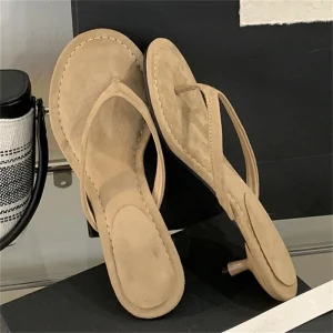 Summer Fashionable Women’s Casual Beach Flip Flops Breathable Soft Comfortable with Exposed Toes New Style Platform Design