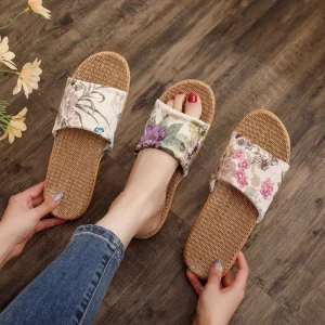 Summer Ice Flower Home Couple Indoor Household Linen Fabric for Men’s Women’s Lightweight Breathable Non-slip EVA Home Slippers
