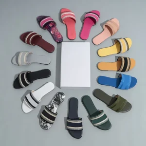 Summer New Fashionable Trend Big Size Shining Ladies Women Slides Slippers Shoes Platform Thick Flat Sandals for Ladies Women
