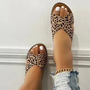 Summer New Style Women’s Large Size Flat Bottomed Straight Drag Beach Shoes Slippers for Women